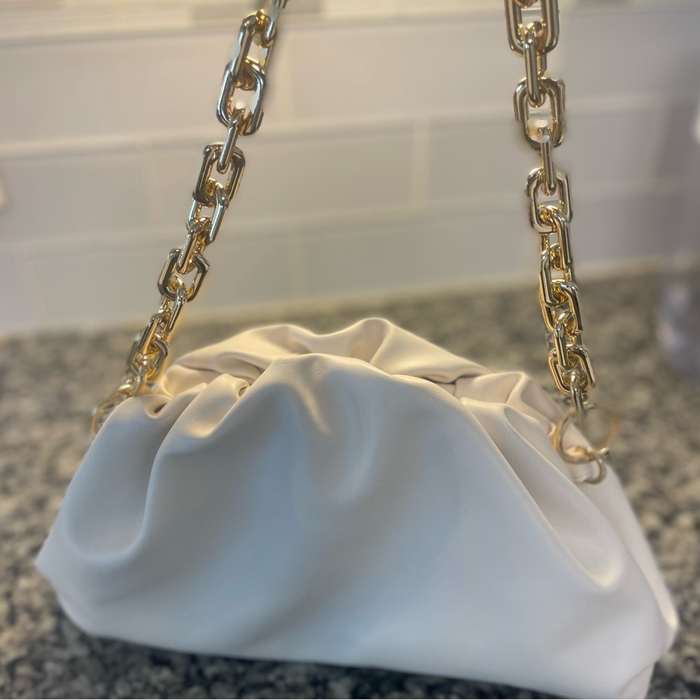 SCOOP NWOT Elegant Cream Clutch Bag with Gold Chain and magnetic snap closure